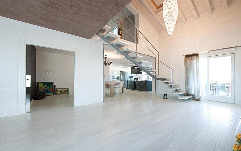 得高實木復(fù)合地板,讓家成為真正滋養(yǎng)身心的綠洲 圖片2 得高實木復(fù)合地板,讓家成為真正滋養(yǎng)身心的綠洲 圖片2